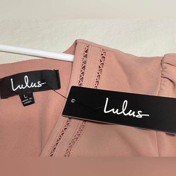 NWT LuLu’s Jumpsuit W/Belt  Sz L Fully Lined Short Sleeve V-Neck Dusty Pink Zip - Picture 12 of 12